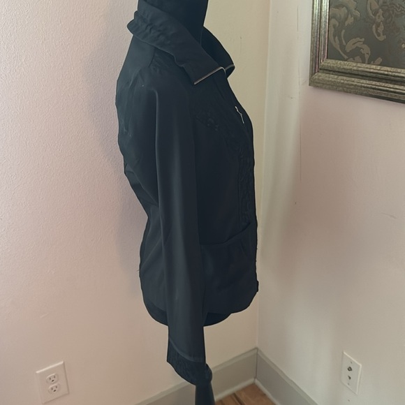 Chico’s Zenergy black full front zipper light jacket shimmer animal print Sz S - Picture 5 of 8